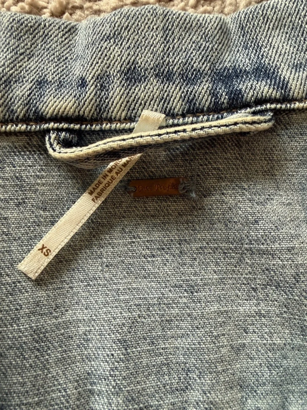 Free People Light Wash Cropped Denim Jacket - Pale Blue - Picture 3 of 6